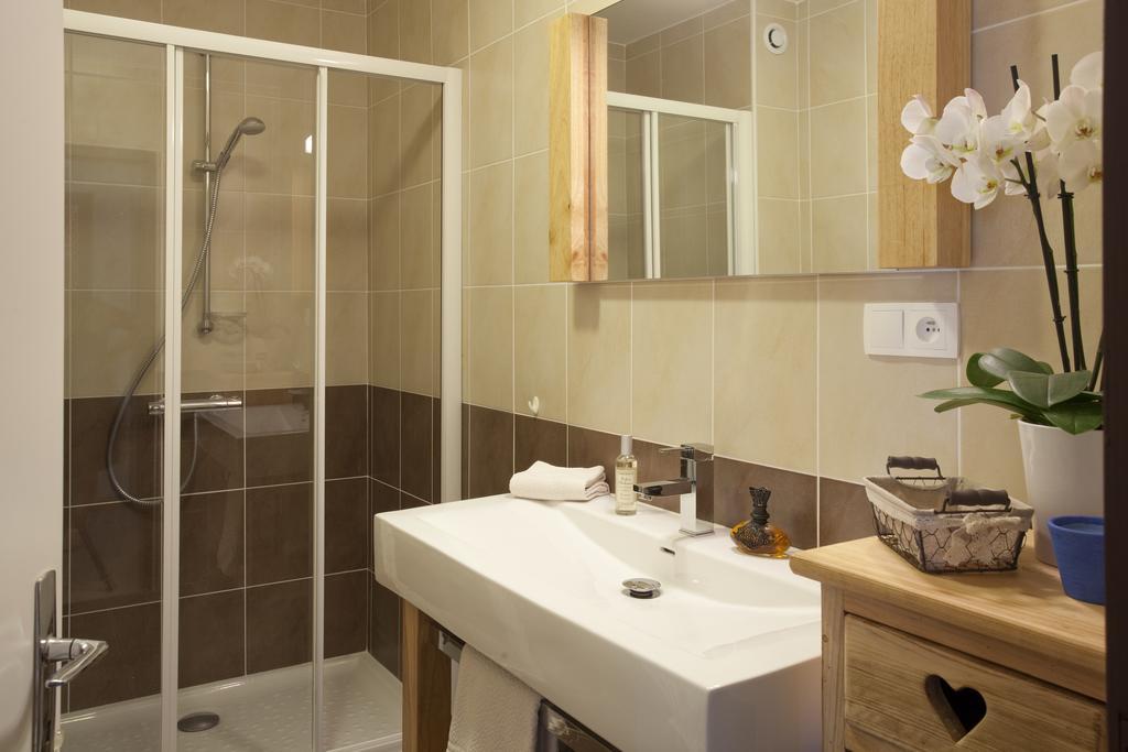 Lullin Appartement Zian Justine מראה חיצוני תמונה